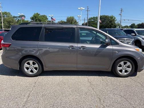 2016 Toyota Sienna L
