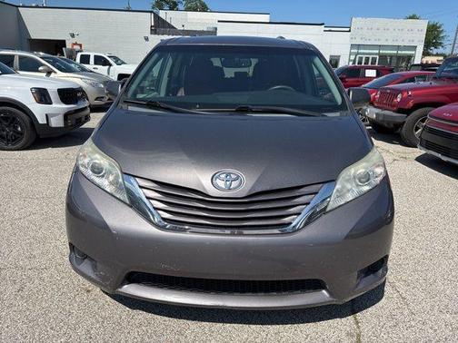 2016 Toyota Sienna L