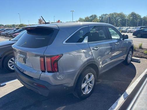 2022 Kia Sorento LX