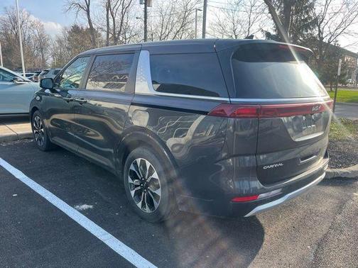 2024 Kia Carnival EX