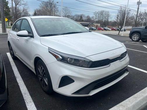 Snow White Pearl 2023 Kia Forte LXS
