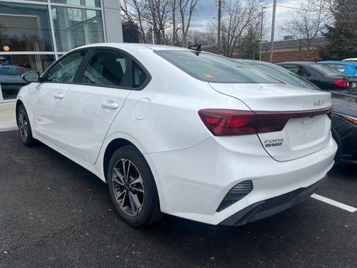 Snow White Pearl 2023 Kia Forte LXS