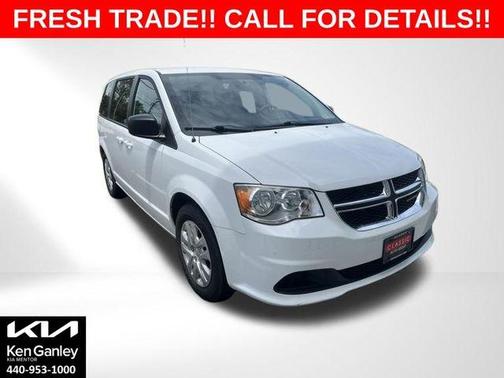 White 2018 Dodge Grand Caravan SE