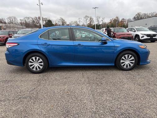 2020 Toyota Camry Hybrid LE