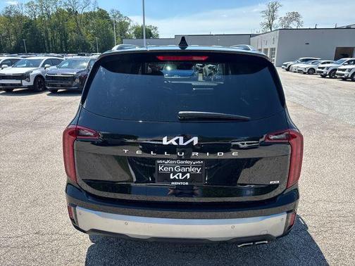 Ebony Black 2024 Kia Telluride S