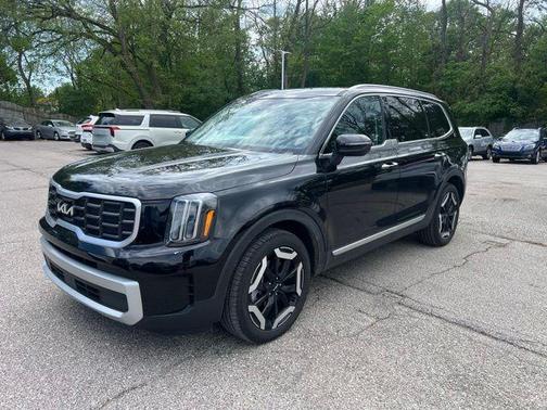 Ebony Black 2024 Kia Telluride S