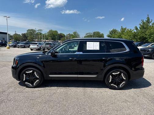 Ebony Black 2024 Kia Telluride S