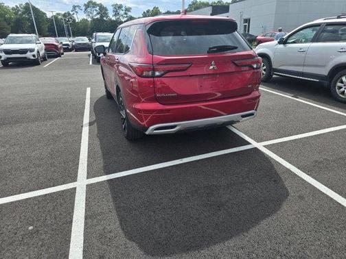 2022 Mitsubishi Outlander SE