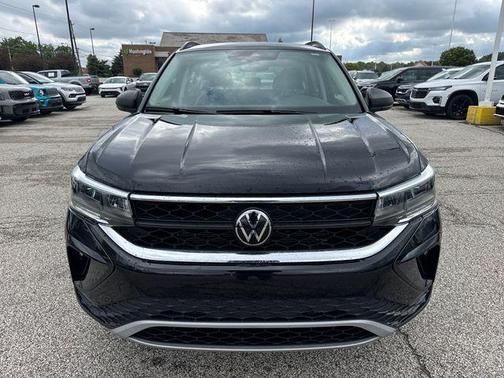 Deep Black Pearl Effect 2024 Volkswagen Taos 1.5T S