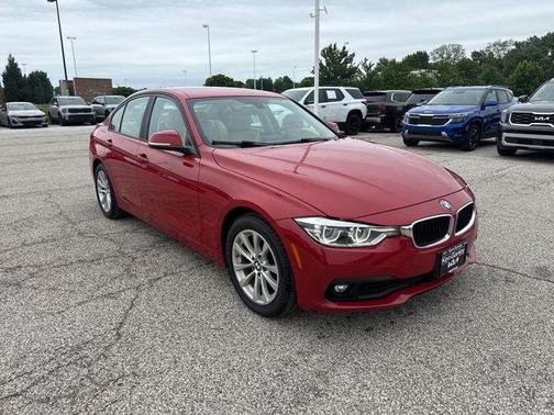 Melbourne Red Metallic 2018 BMW 320 i xDrive
