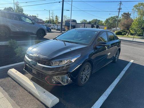 Aurora Black Pearl 2024 Kia Forte GT-Line