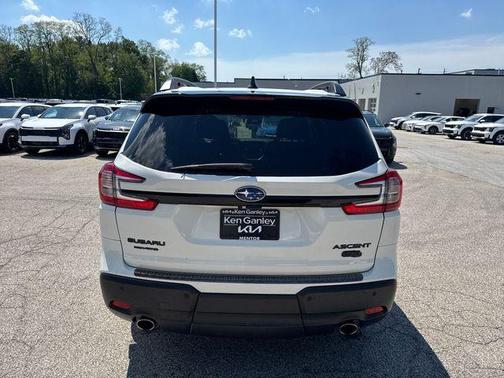 Crystal White Pearl 2024 Subaru Ascent Onyx Edition