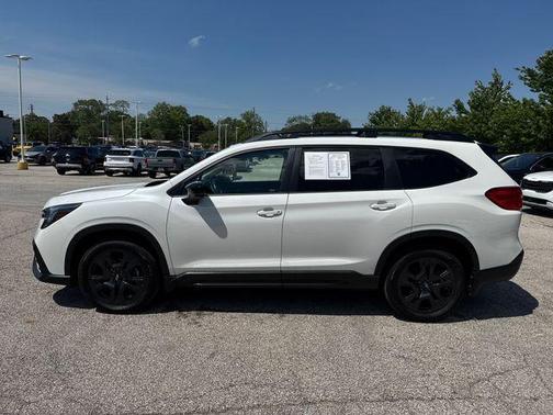 Crystal White Pearl 2024 Subaru Ascent Onyx Edition