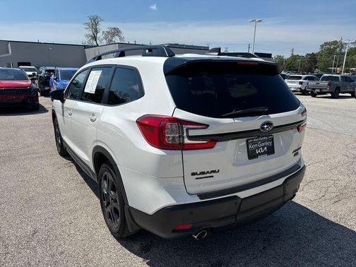 Crystal White Pearl 2024 Subaru Ascent Onyx Edition