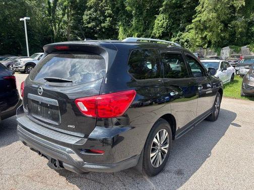 2017 Nissan Pathfinder S