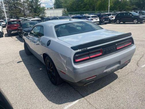 Smoke 2020 Dodge Challenger GT