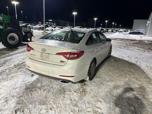 2016 Hyundai SONATA SE
