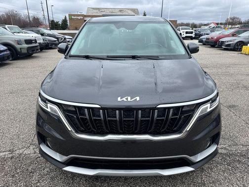 Metal 2024 Kia Carnival LX