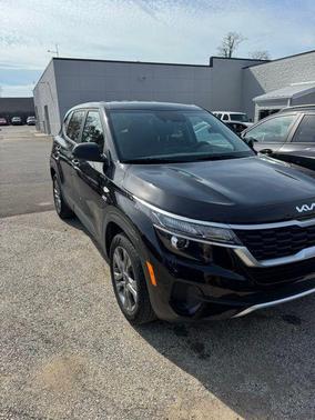 Cherry Black 2023 Kia Seltos LX