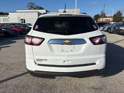 2017 Chevrolet Traverse LS