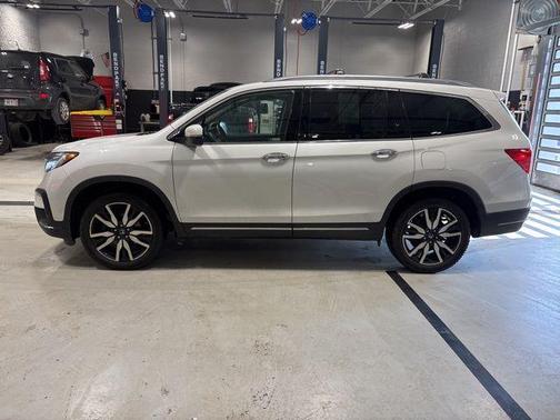 2022 Honda Pilot Touring 7-Passenger