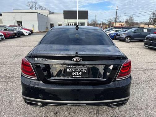Aurora Black Pearl 2019 Kia K900 Luxury