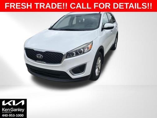 Snow White Pearl 2017 Kia Sorento LX