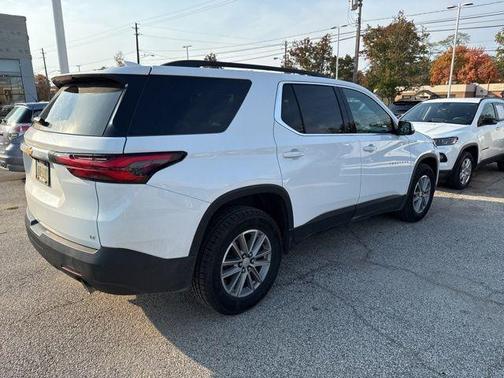 2022 Chevrolet Traverse LT Cloth
