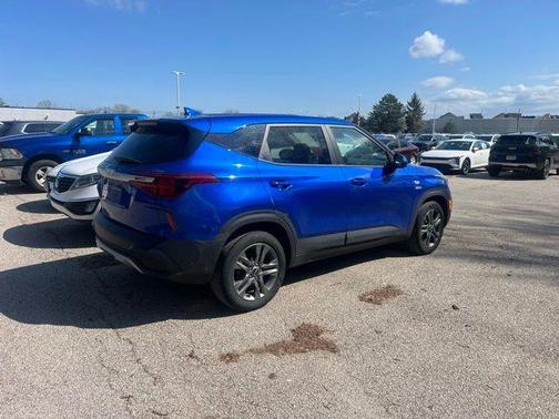 Neptune Blue 2023 Kia Seltos LX