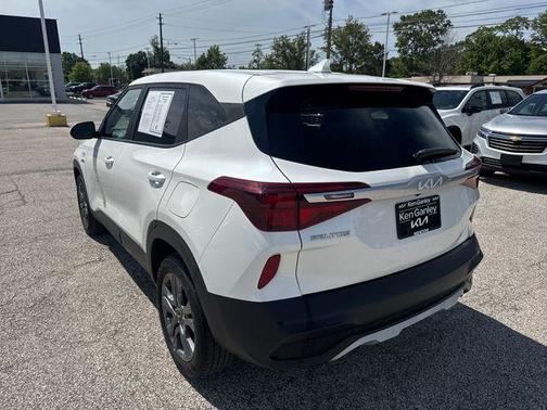 Snow White Pearl 2023 Kia Seltos LX