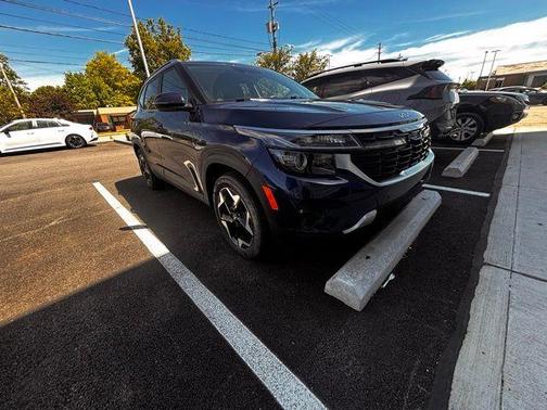 Ocean Blue 2024 Kia Seltos EX