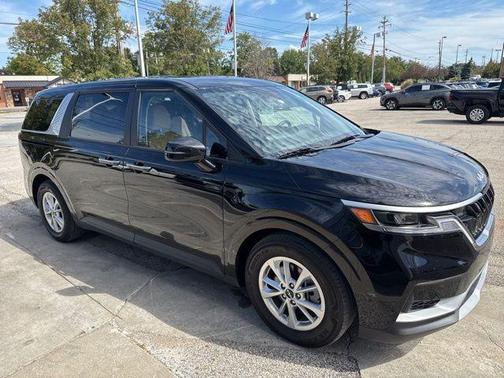 2023 Kia Carnival LX