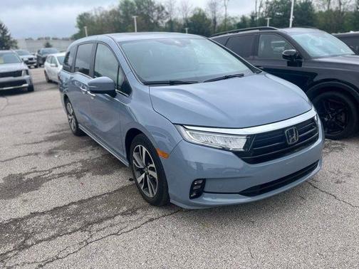 Sonic Gray Pearl 2024 Honda Odyssey Touring