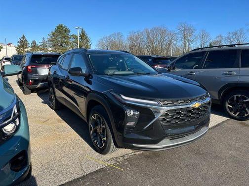 Black Metallic 2024 Chevrolet Trax LT