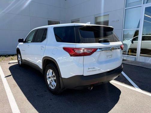 Summit White 2019 Chevrolet Traverse LS