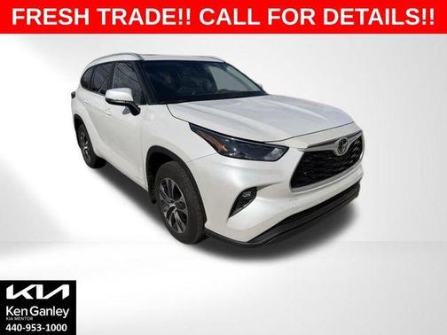 Pearl 2023 Toyota Highlander XLE