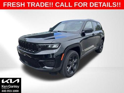 Diamond Black 2023 Jeep Grand Cherokee Altitude