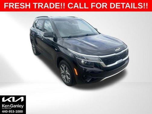 Cherry Black 2022 Kia Seltos EX
