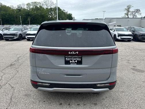 Ceramic Silver 2024 Kia Carnival EX