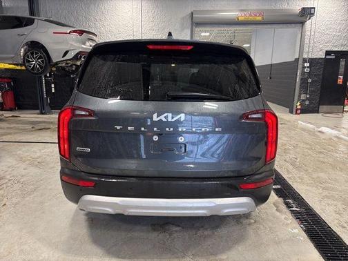 2022 Kia Telluride LX