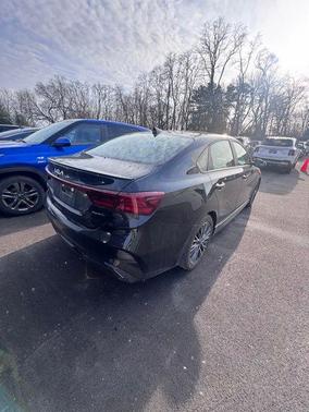 Aurora Black Pearl 2023 Kia Forte GT-Line