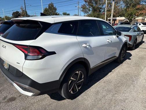 2023 Kia Sportage Hybrid LX