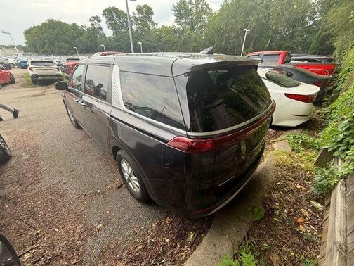 2023 Kia Carnival LX