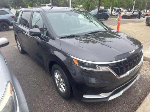 2023 Kia Carnival LX