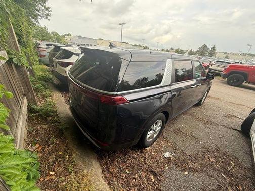 2023 Kia Carnival LX