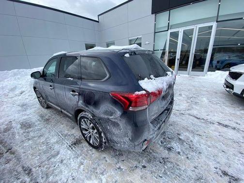 2016 Mitsubishi Outlander 