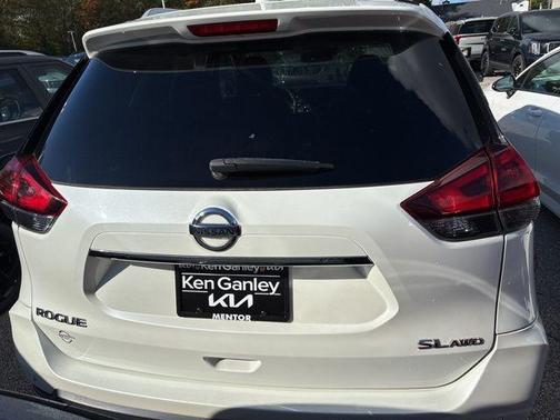 2020 Nissan Rogue SL