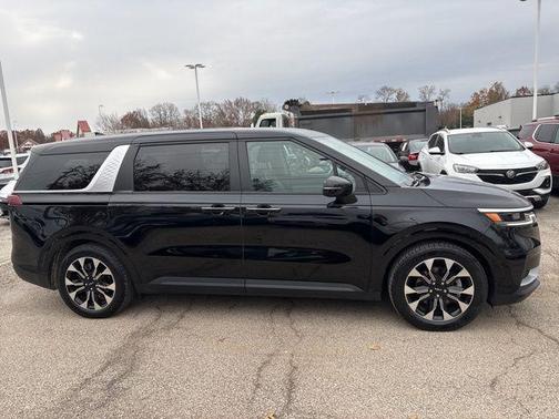 2024 Kia Carnival EX