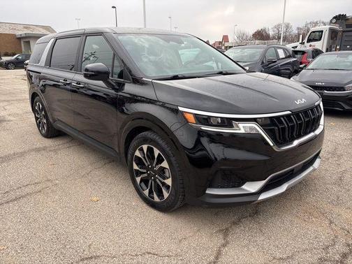 2024 Kia Carnival EX