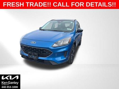 Blue Metallic 2021 Ford Escape SE